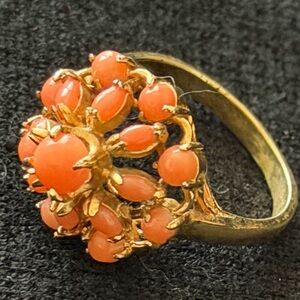 Elegant Gold and Coral antique Ring